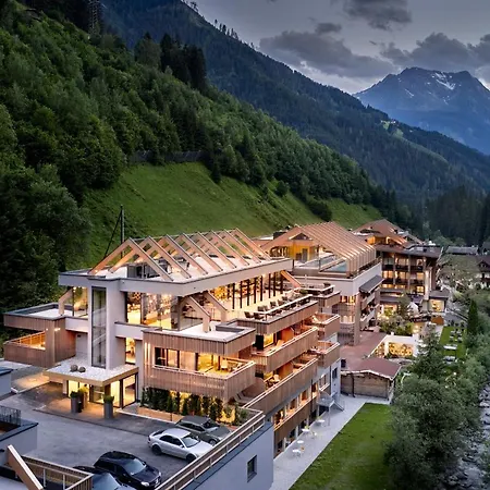 Zillergrundrock Luxury Mountain 4* Mayrhofen