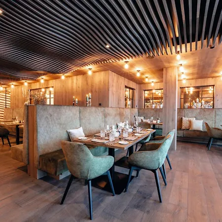 Hotell Zillergrundrock Luxury Mountain Mayrhofen