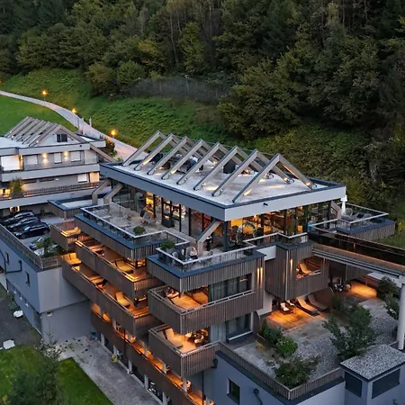 Szálloda Zillergrundrock Luxury Mountain