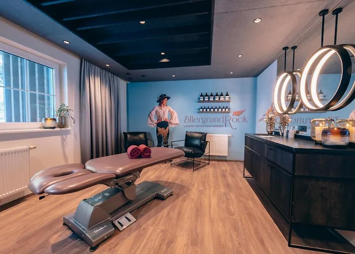 Otel Zillergrundrock Luxury Mountain