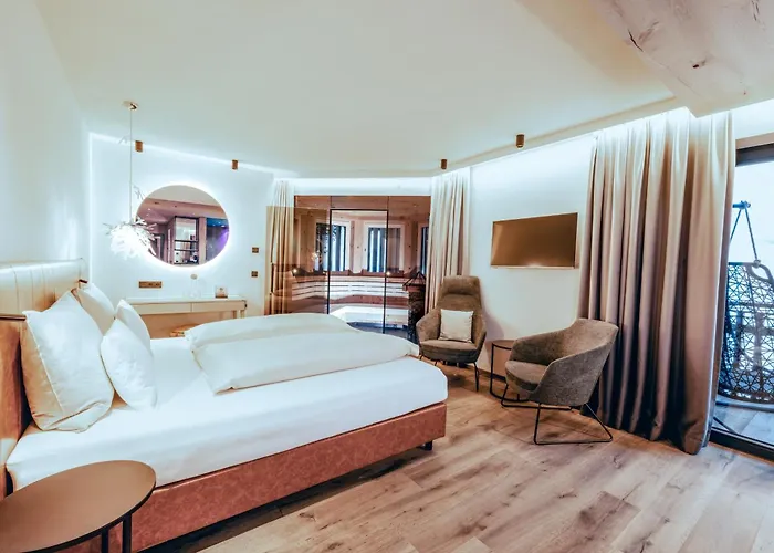 Otel Zillergrundrock Luxury Mountain