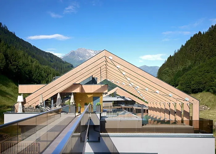 Otel Zillergrundrock Luxury Mountain