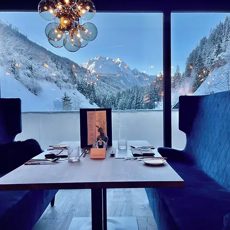 ホテル Zillergrundrock Luxury Mountain 4*