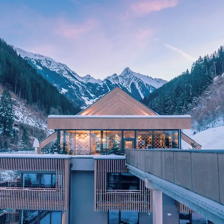 Zillergrundrock Luxury Mountain 4* マイヤーホーフェン